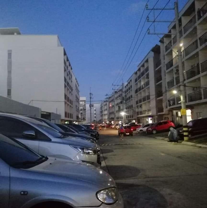 Ekonumi Rooms At Moonwalk Paranaque Paranaque City 外观 照片